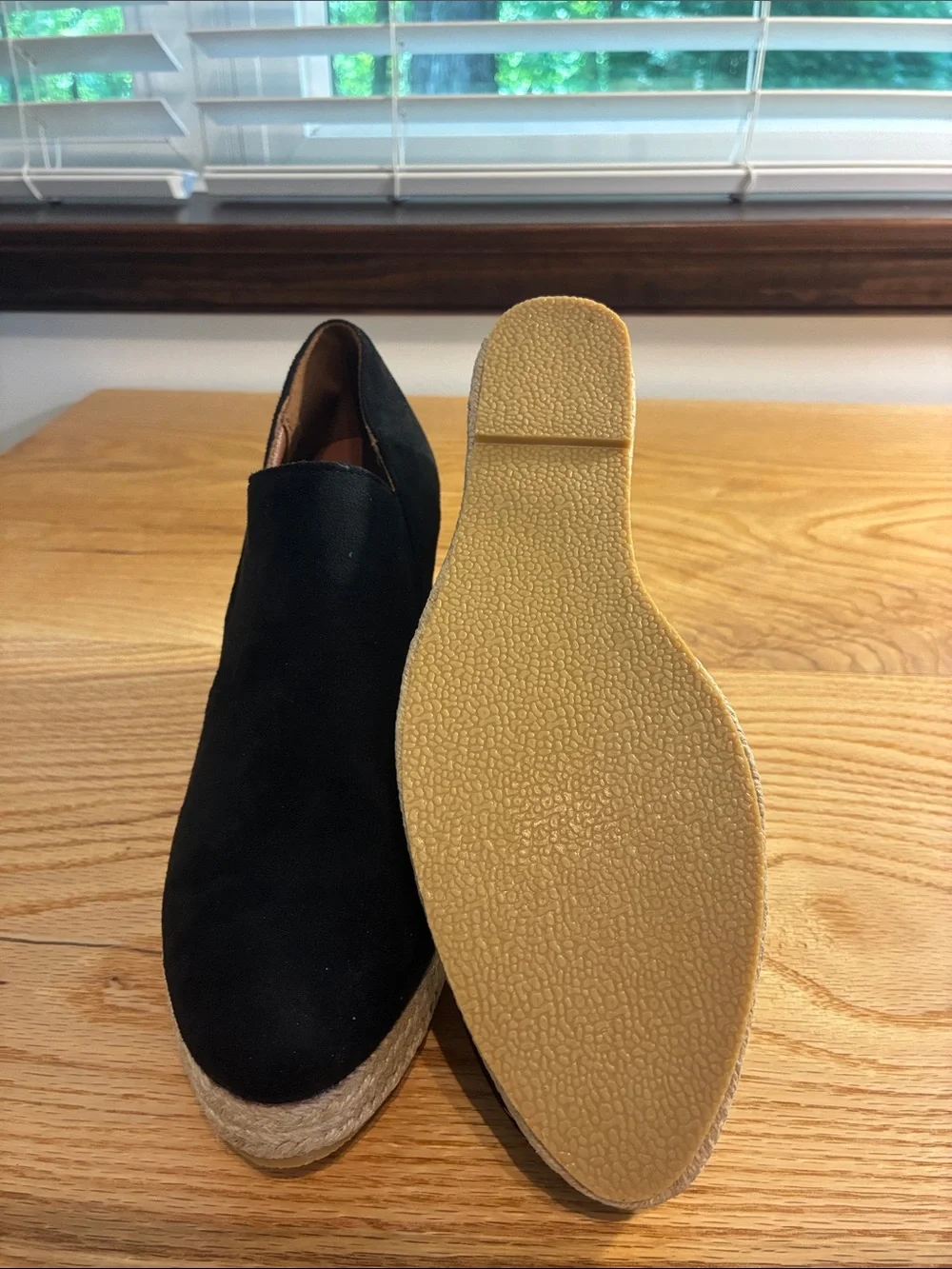 N/A black suede